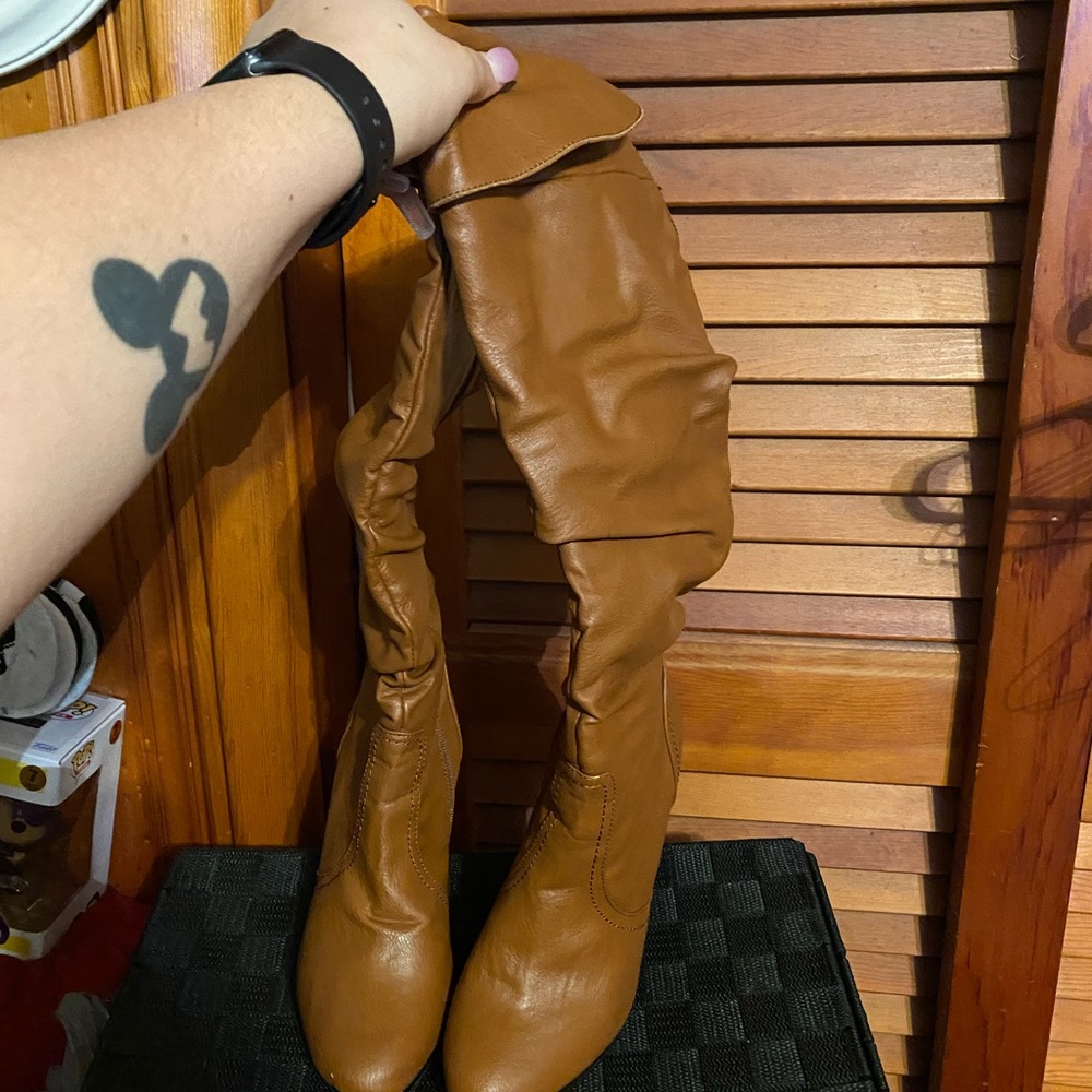 Heeled boots